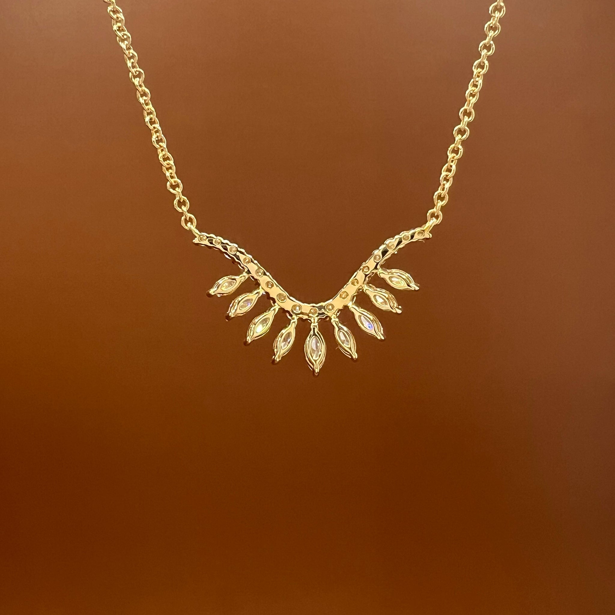 Diamond Leaf & Vine Pendant Necklace – Edcora