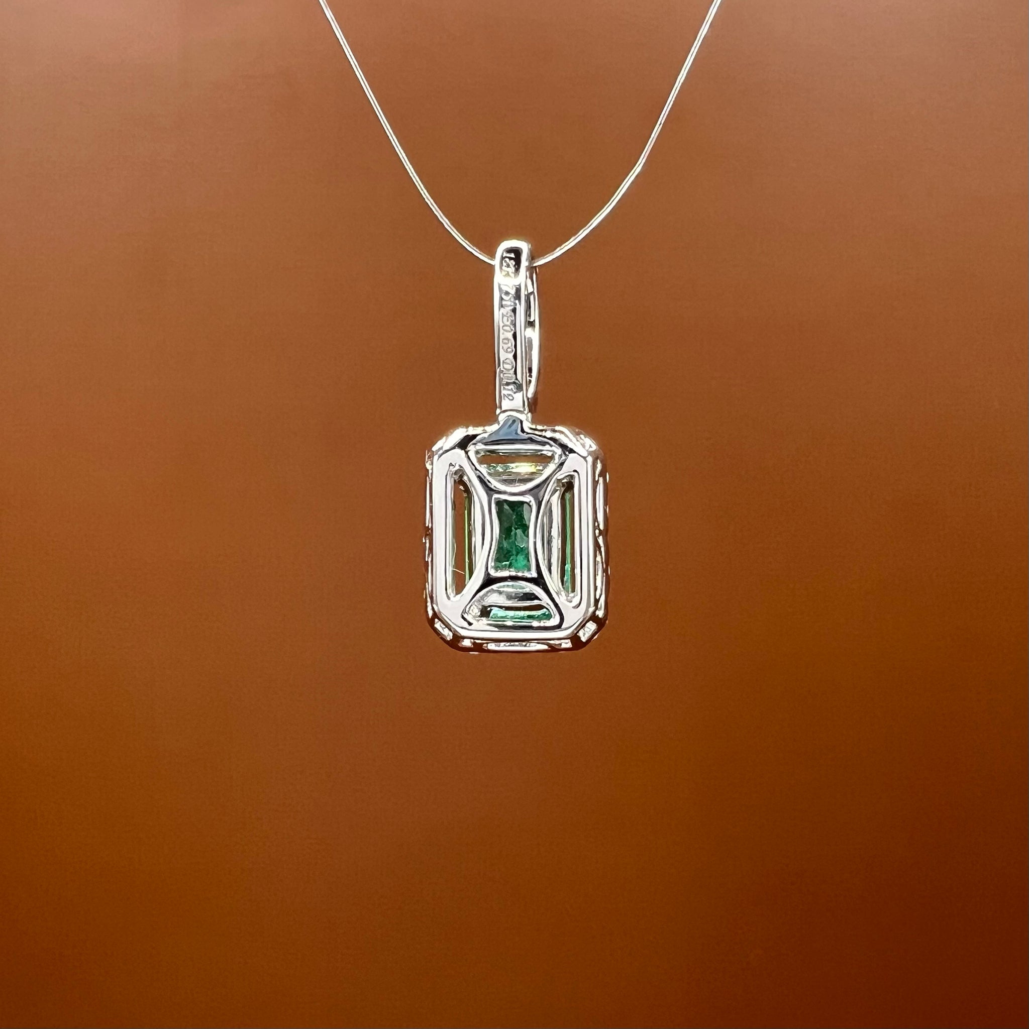 Classic Emerald Pendant