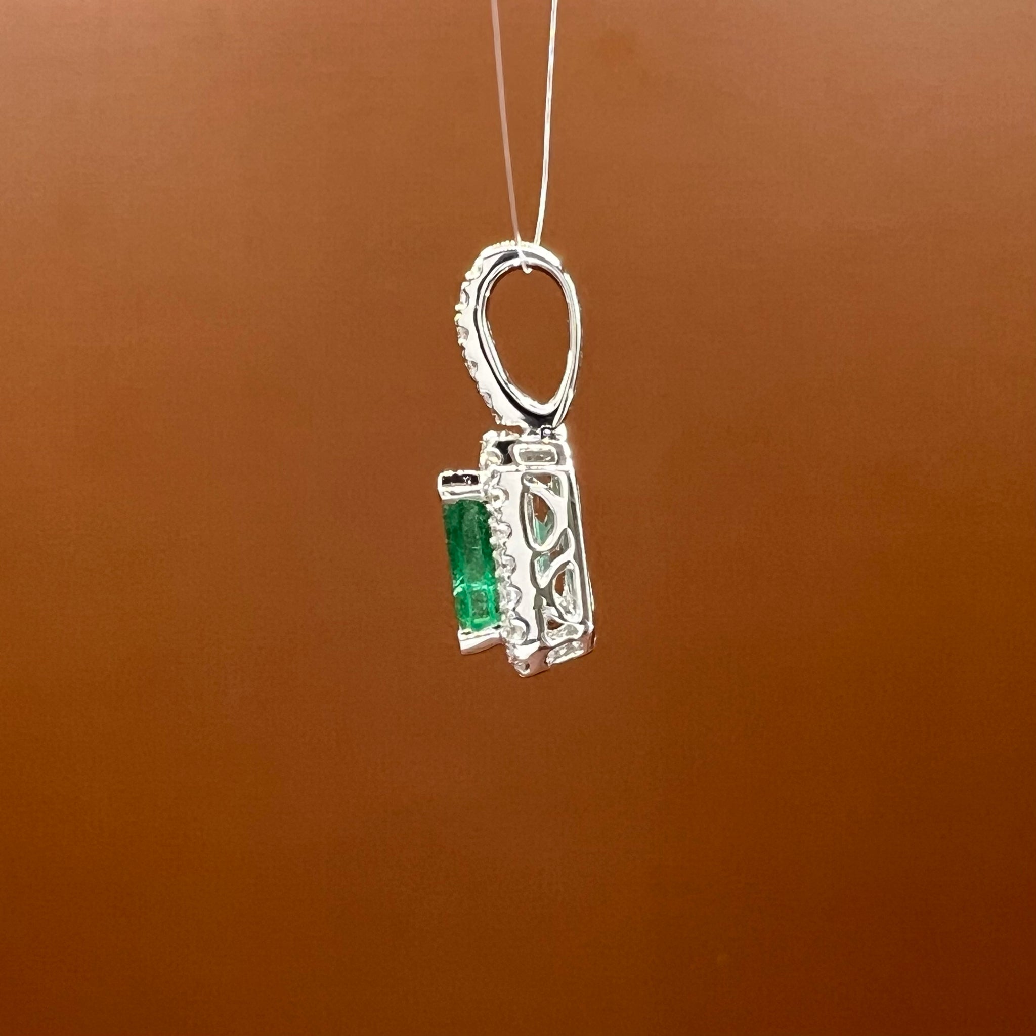 Classic Emerald Pendant